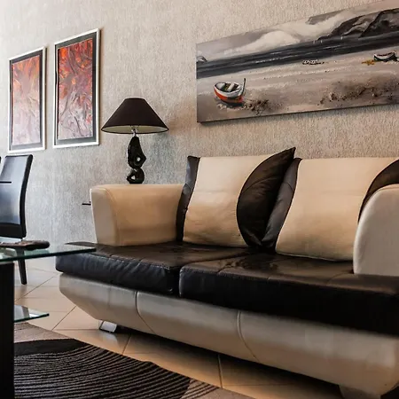 Classic Retreat By Pikhost Appartamento Tirana