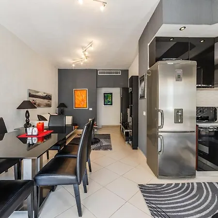 Apartment Classic Retreat By Pikhost Tirana